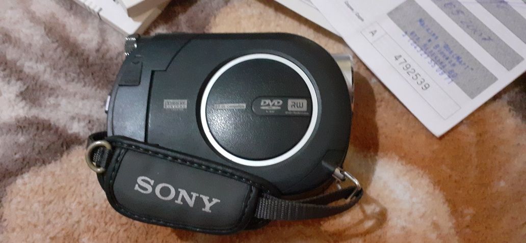 Відеокамера Sony DCR-DVD 109E