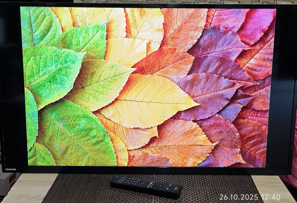 Продам телевизор Toshiba 40дюймов + Xiaomi Mi Box S