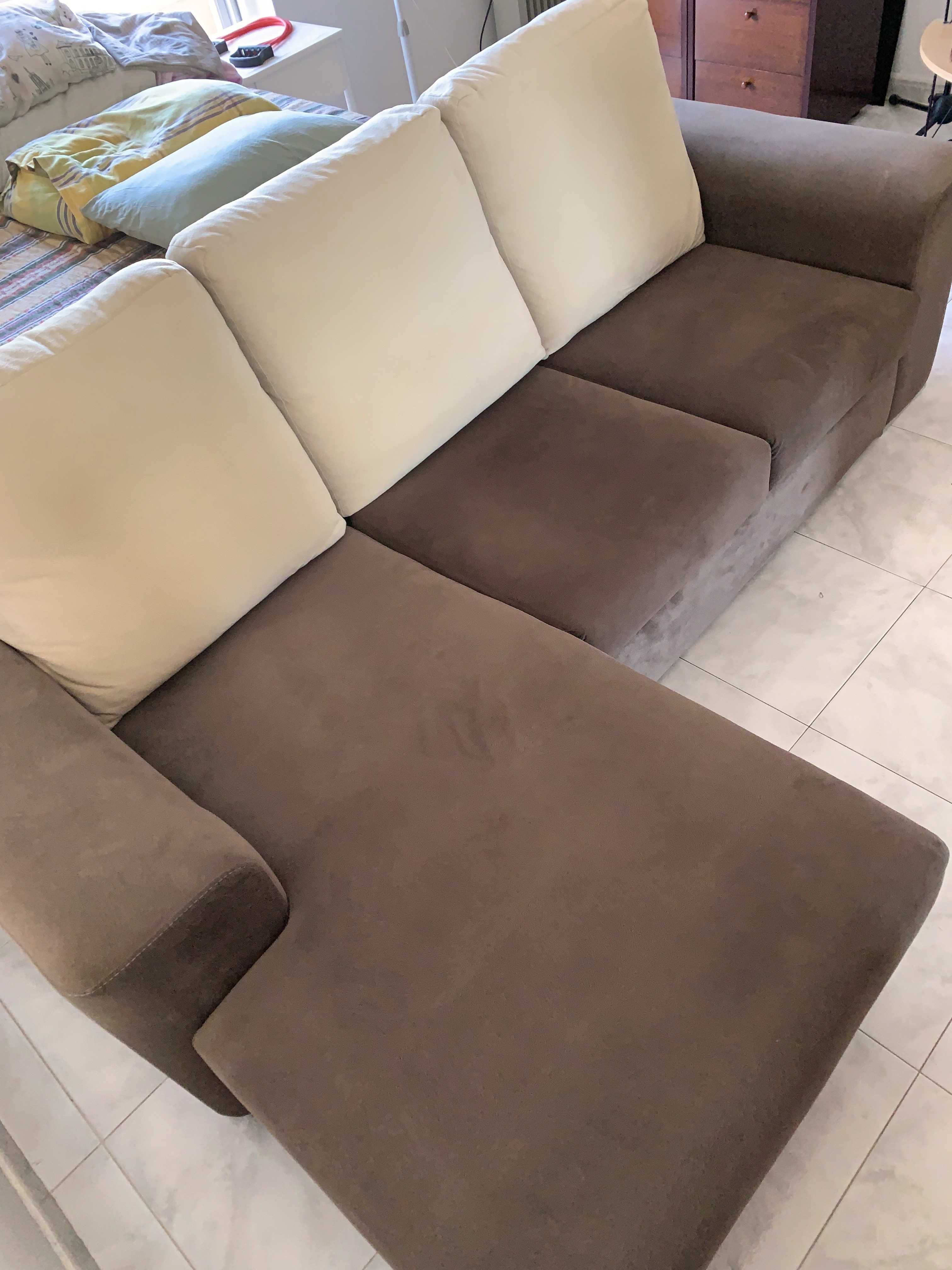 Sofá Chaise longue 3 lugares em perfeito estado de conservação.