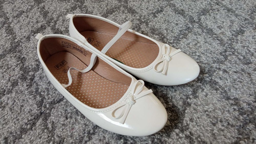 Białe pantofle baleriny F&F r. 37