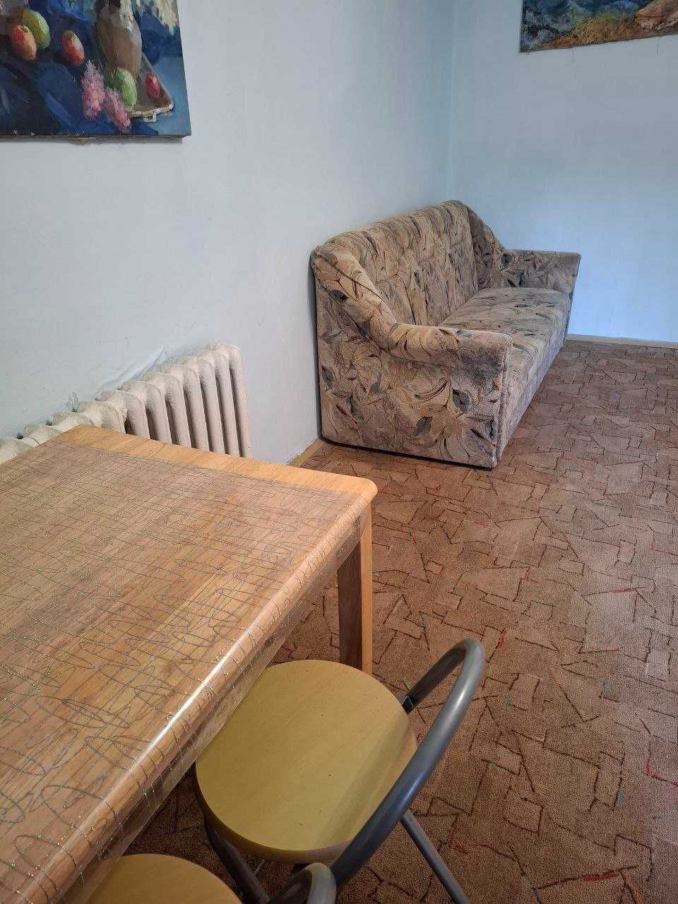 Здається затишна кімната з балконом. Центр. Золотоустівська. 6500 гр.