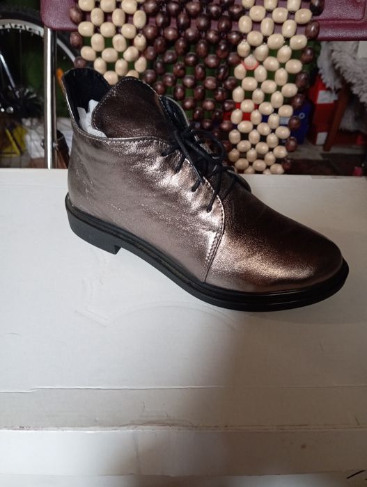 Ботінки жіночі. Нові. Сток.