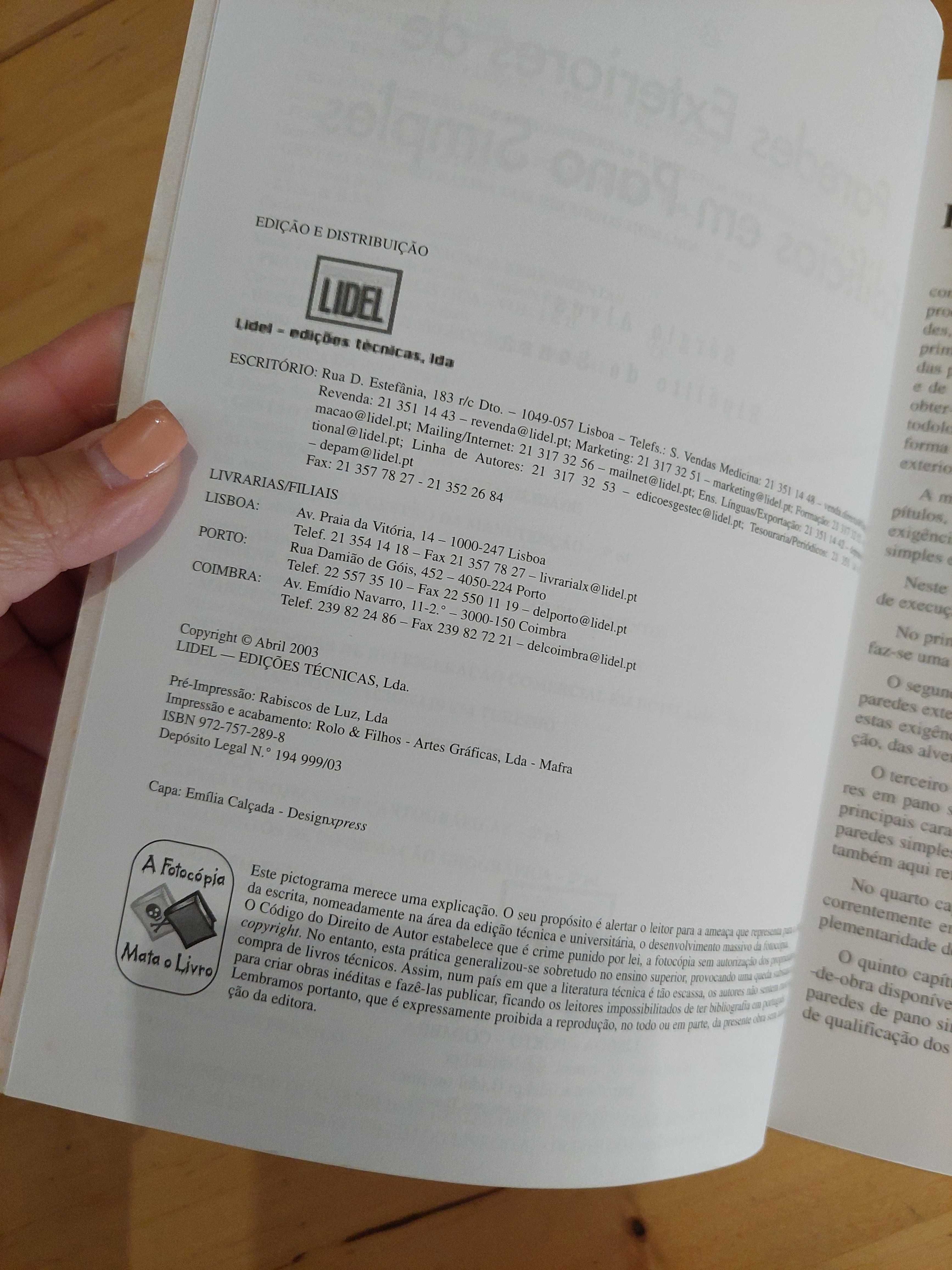 Livros técnicos, design e construção civil.