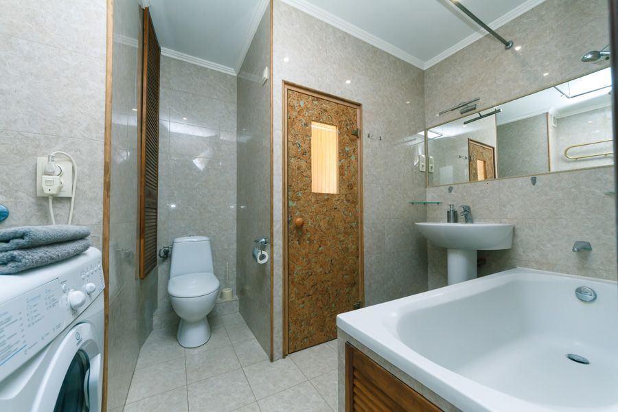 Посуточно Почасово 1 комн с сауной,  м.Позняки Григоренко, 28-12-555.biz.ua