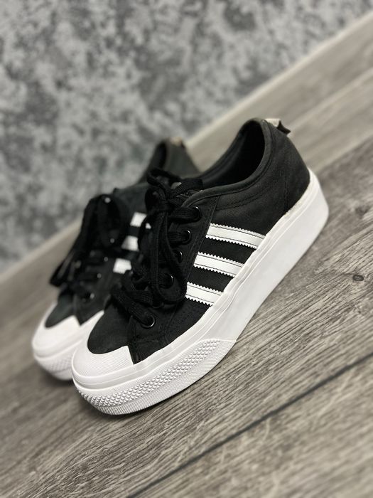 Adidas nizza кросівки