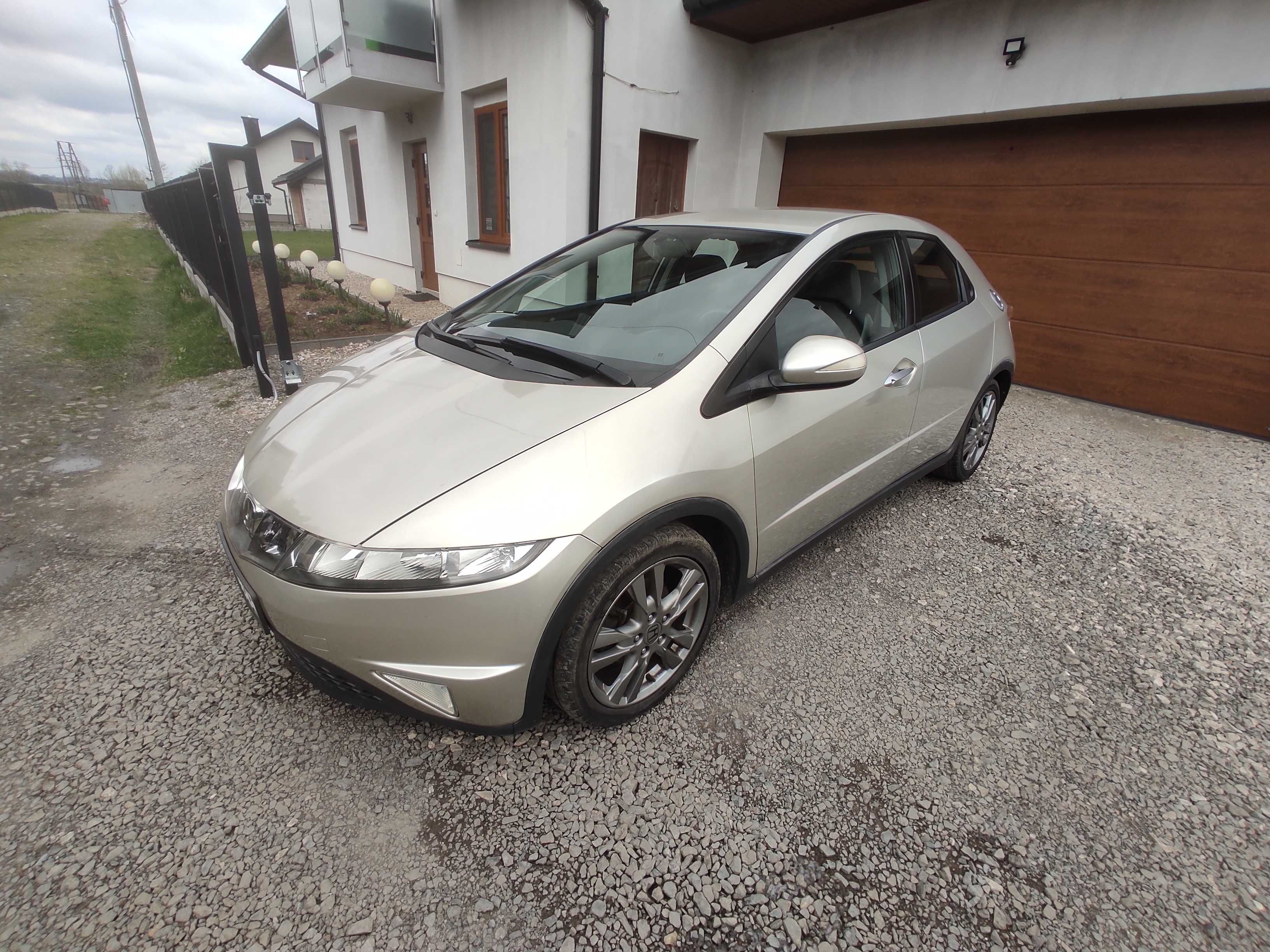 Honda Civic 2008 1.8 140