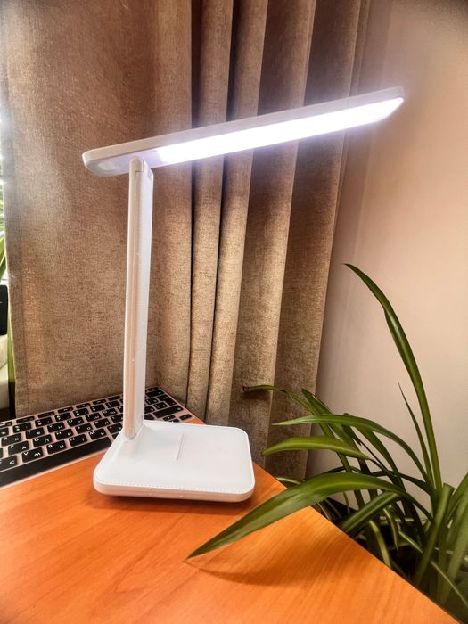 Настільна лампа акамуляторна