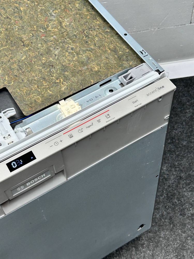 Вбудована німецька посудомийна машина Bosch SBA67MX00E/01