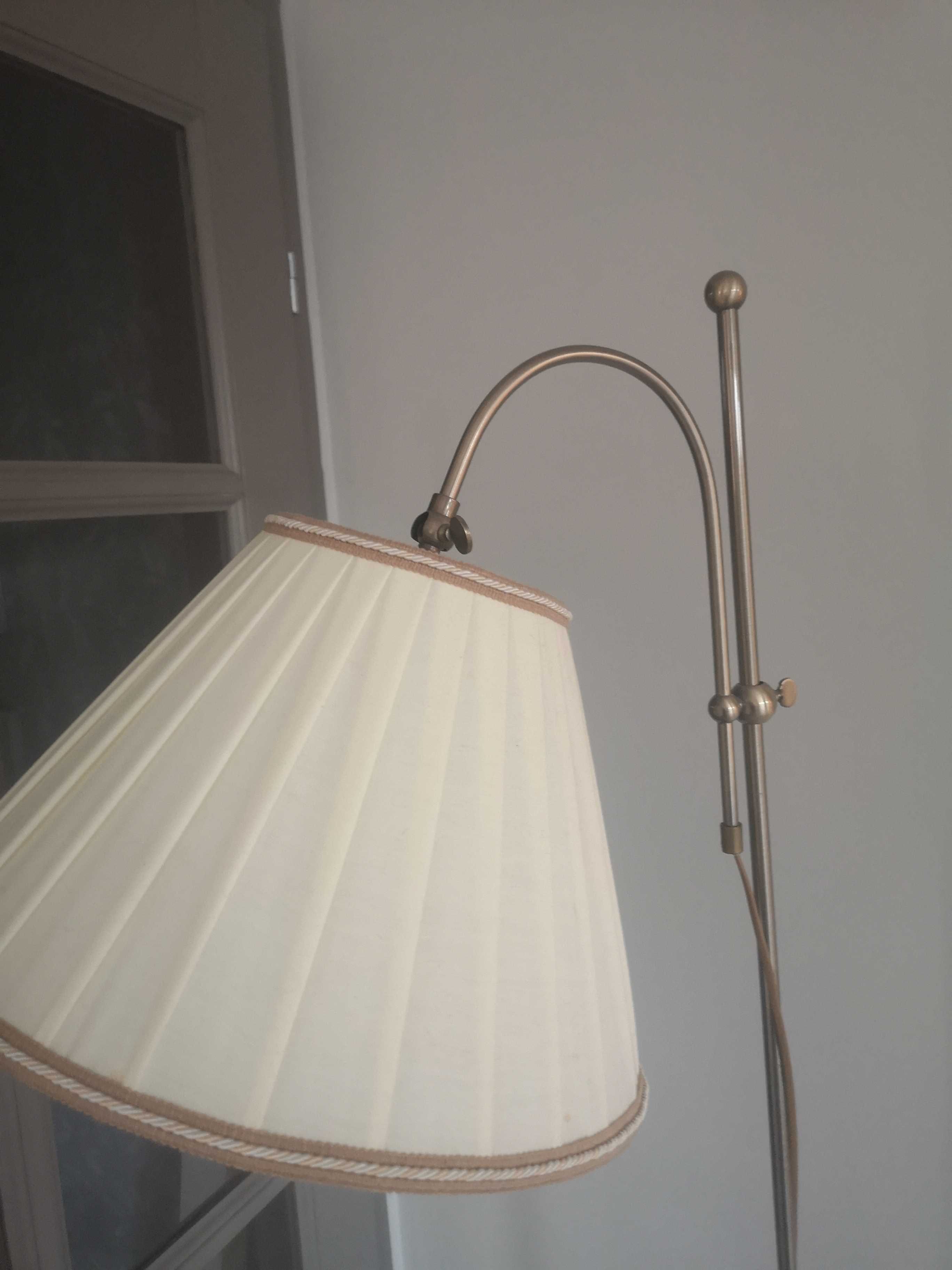 Piękna klasyczna lampa podłogowa, patyna