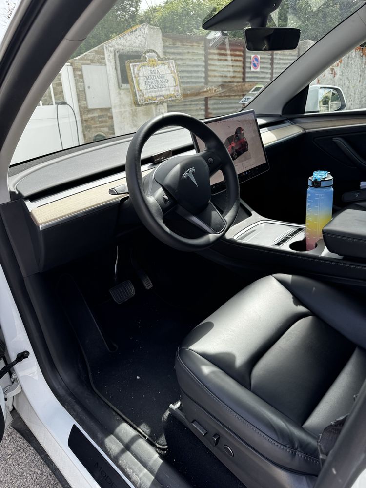 Tesla Model Y RWD