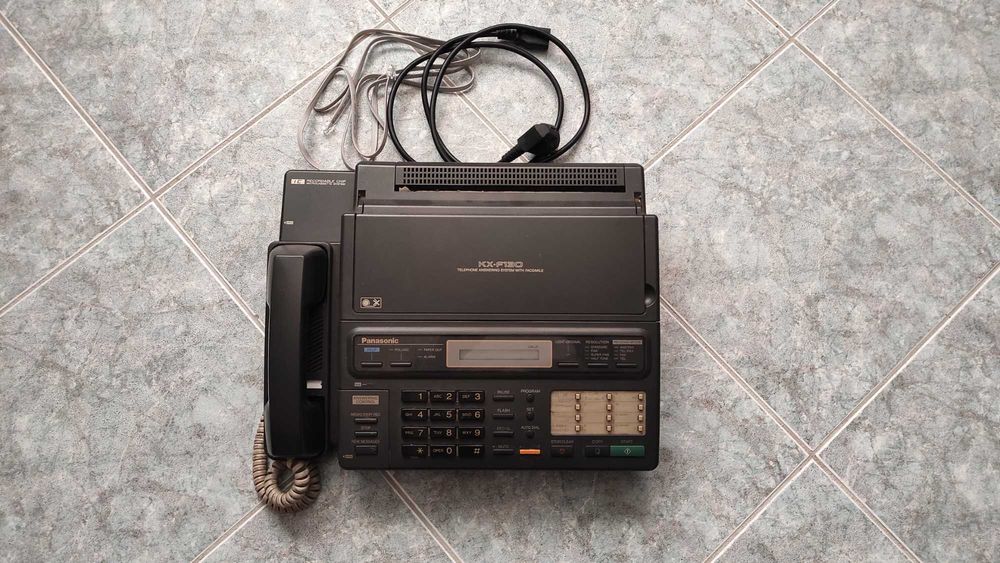 Телефон.. автовідповідач.. факс.. Panasonic KX-F130BX