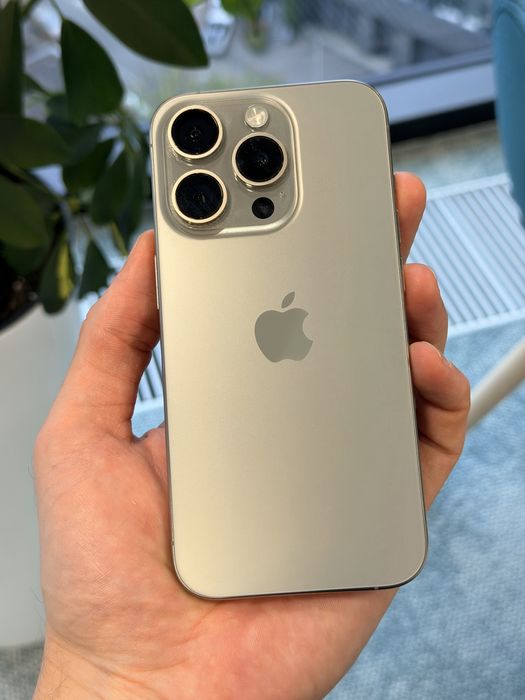 iPhone 15 Pro 256 GB Natural Titanium