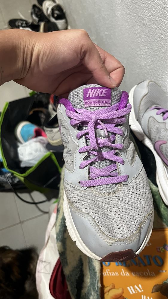 tenis nike roxos