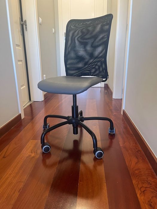 Cadeira giratória IKEA (modelo descontinuado)