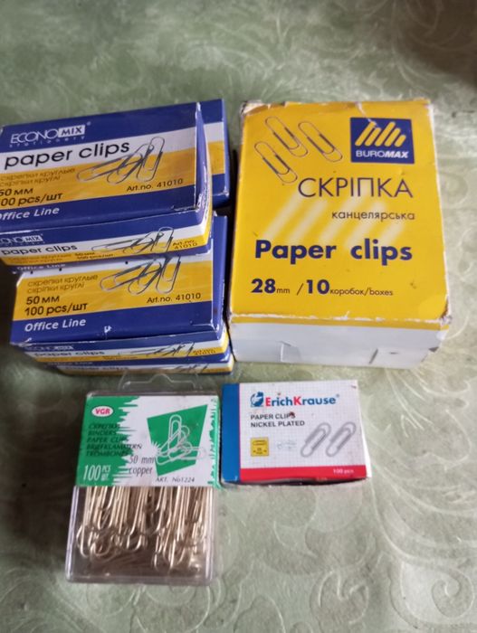 Папки скоросшиватели, папка уголок, скобы для степлера,скрепки,дырокол