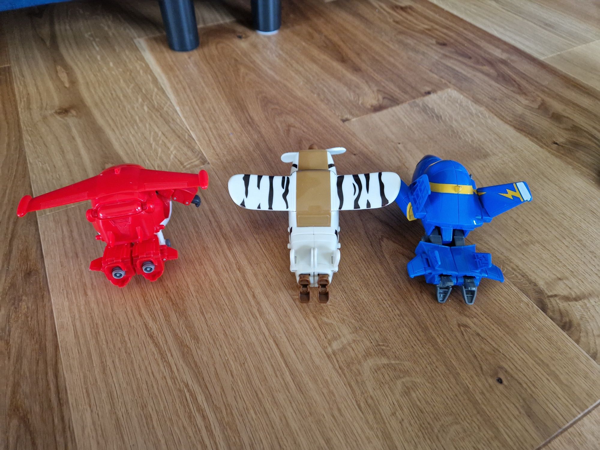 Super Wings - Jetek, Lotek i Robot Śmigu