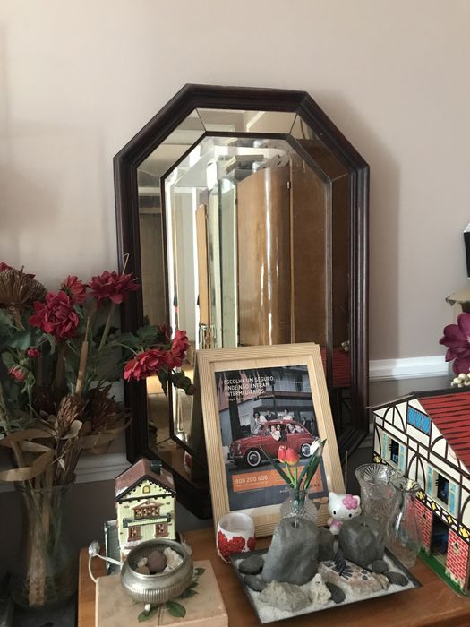 Cadeira de costura antiga para quarto de criança