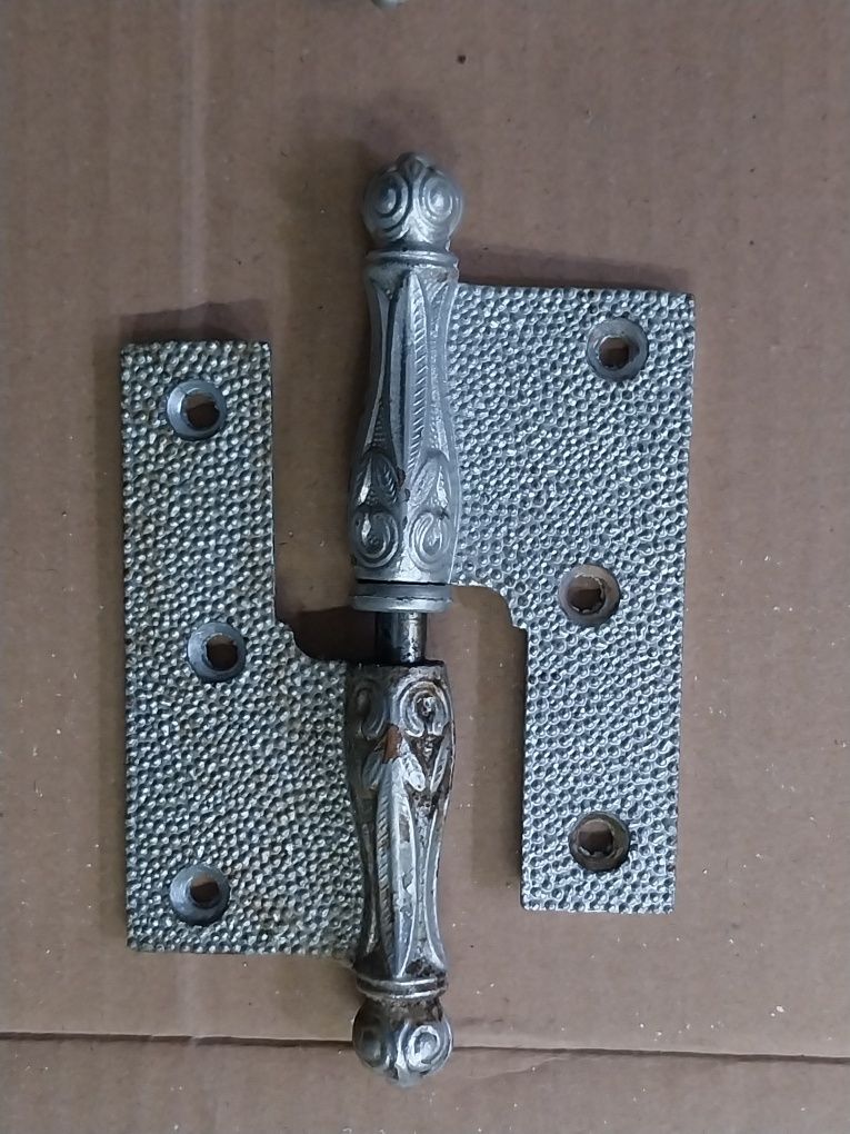 Fechadura e dobradiças