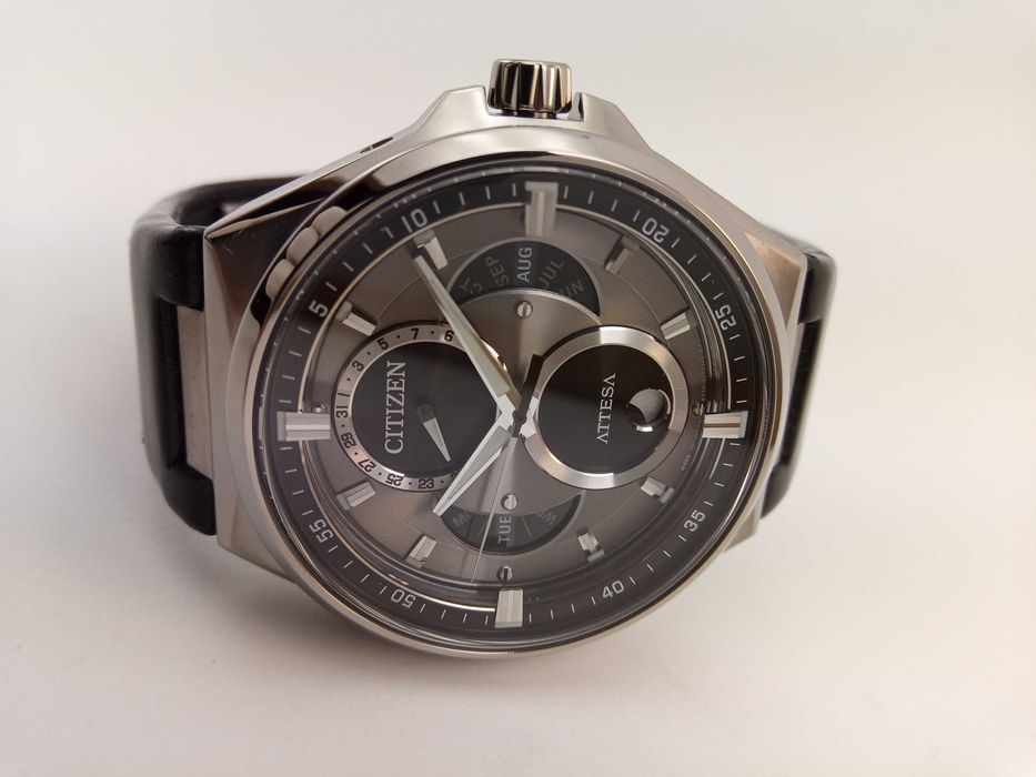 Титановый лунник- часы Citizen Eco-Drive BU0060-09H сапфир, Japan Made