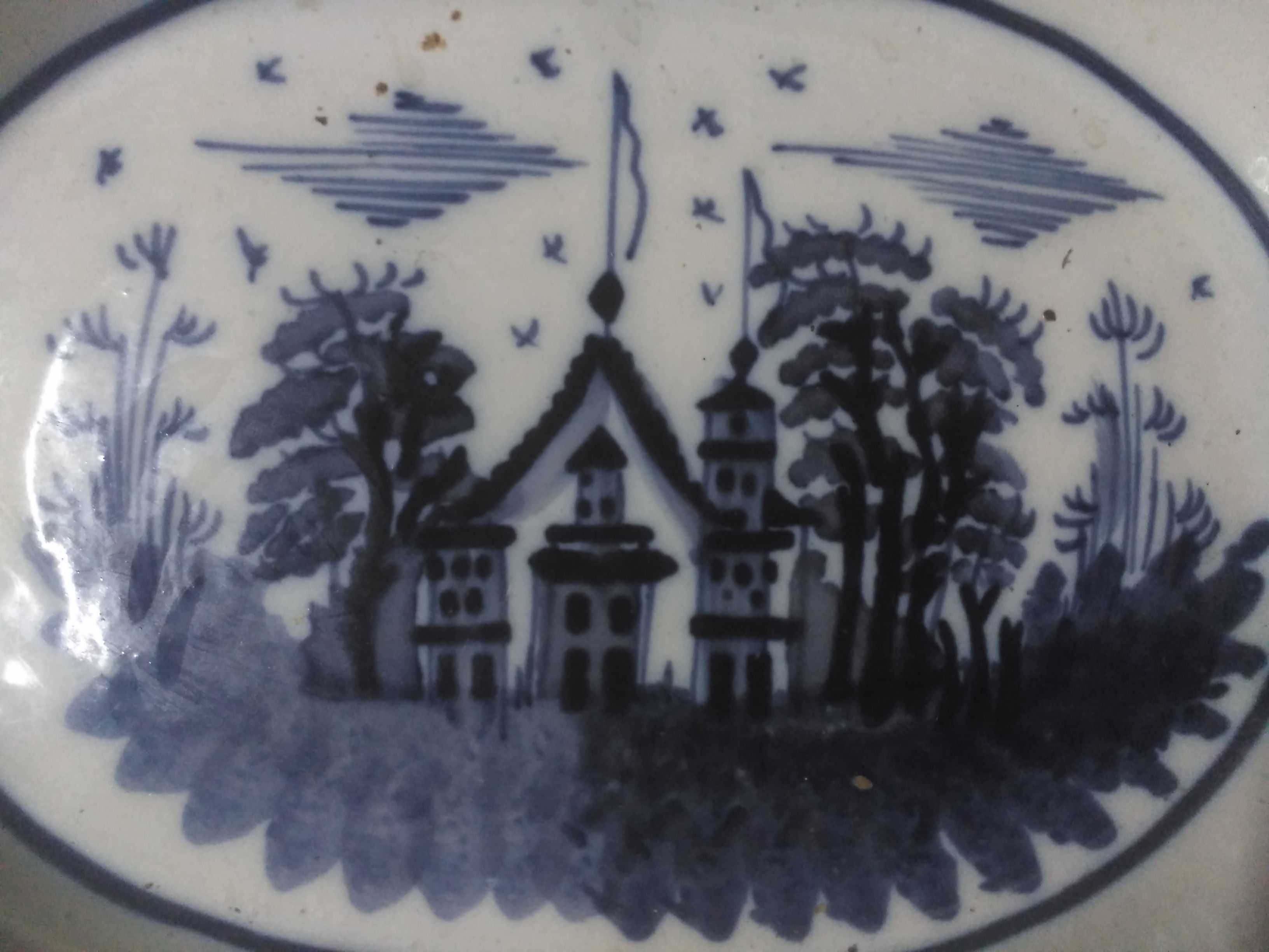Faiança - Travessa com 37cm por 30cm pintada à mão