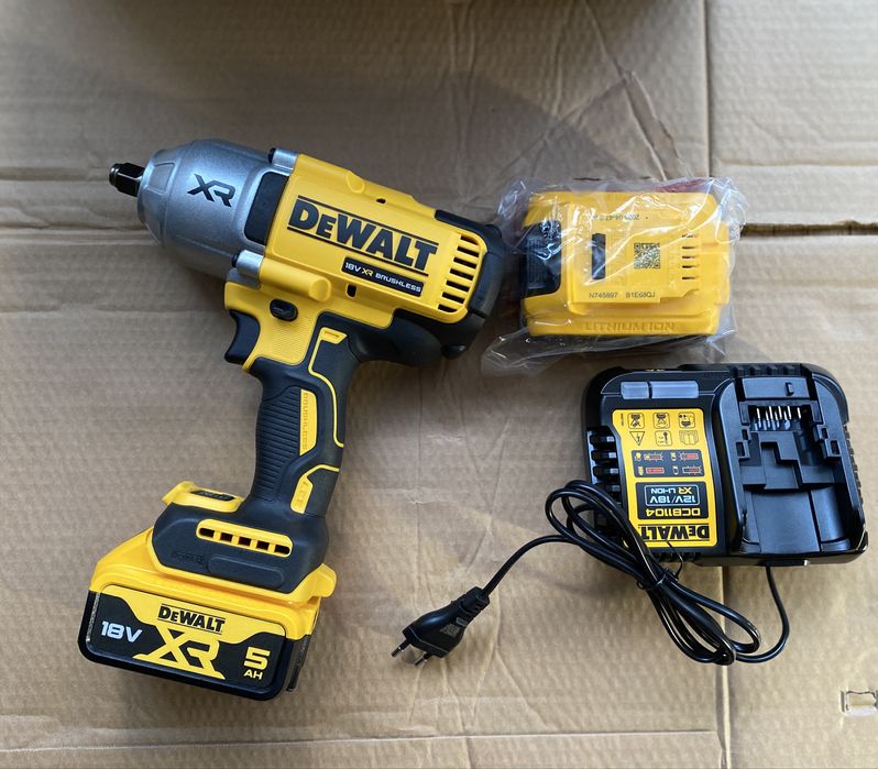 Ударный гайковерт DeWALT DCF900P2T