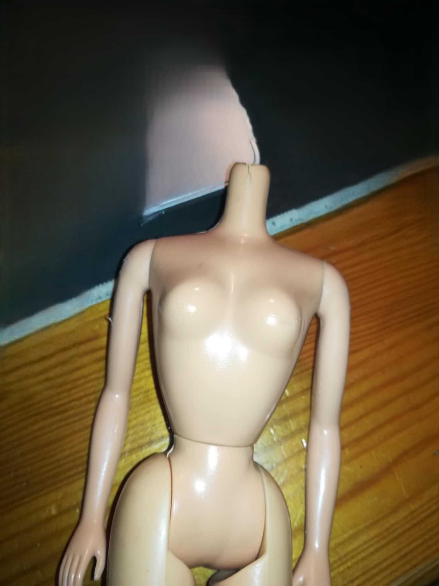 Boneca Barbie não Identificada