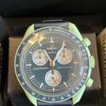 Ziemia w Nowym Wymiarze: Omega x Swatch SO33G100