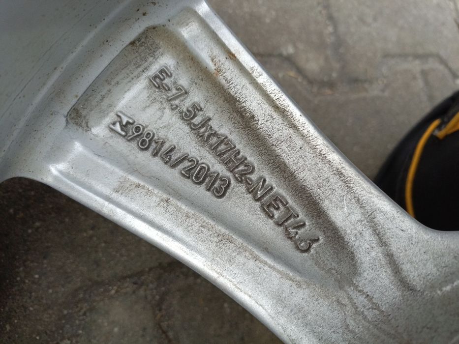 Koła aluminiowe zimowe Audi A1 215/45/17 Hankook  5x100