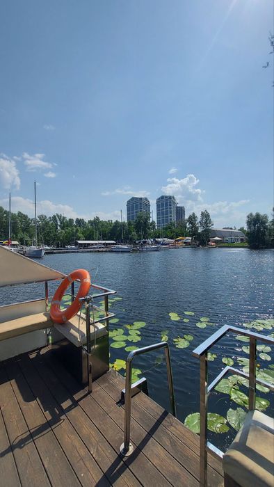 Оренда плавучої альтанки з мангалом l Аренда беседки для отдыха