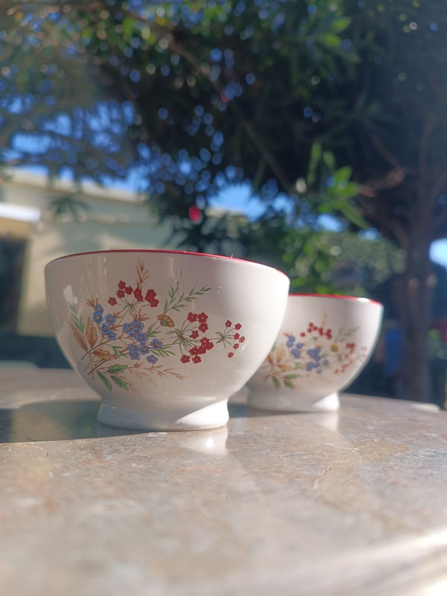 Duas tigelas pequenas, vintage