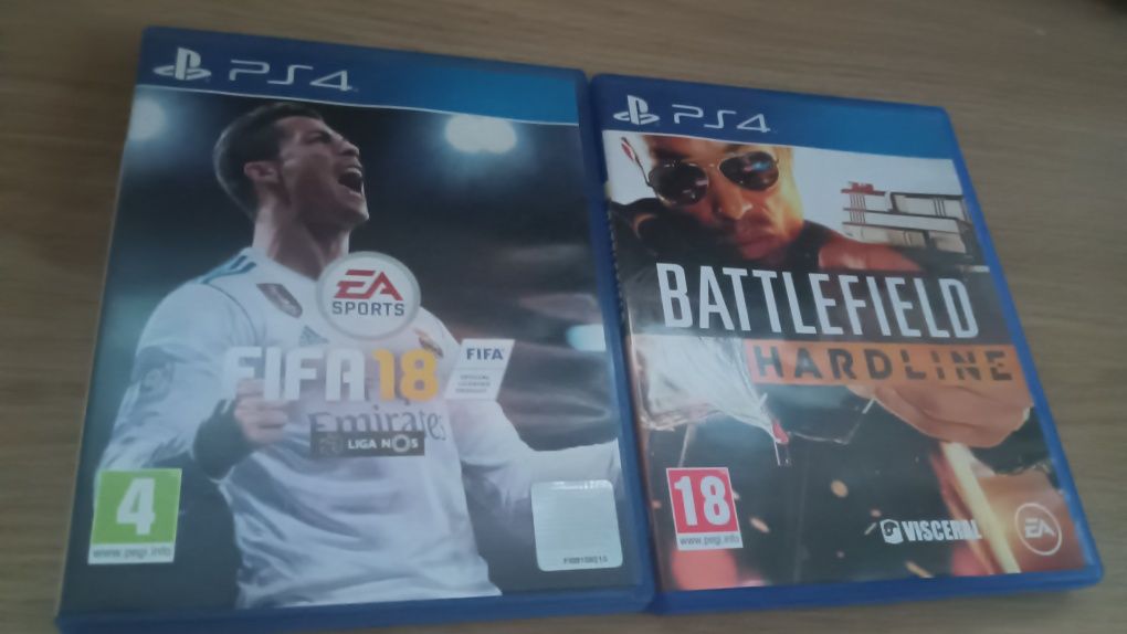 PS4 de 1 Tera. Com 4 jogos