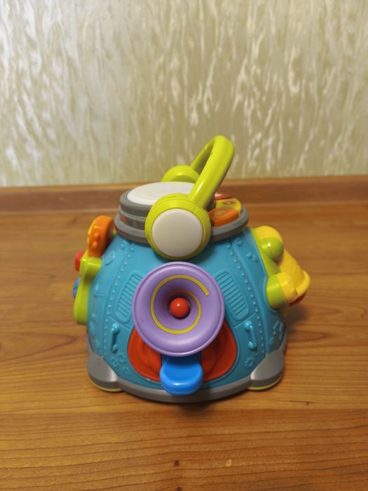 Музичний, ігровий з караоке ( барабан, гітара, саксофон)розвиваю