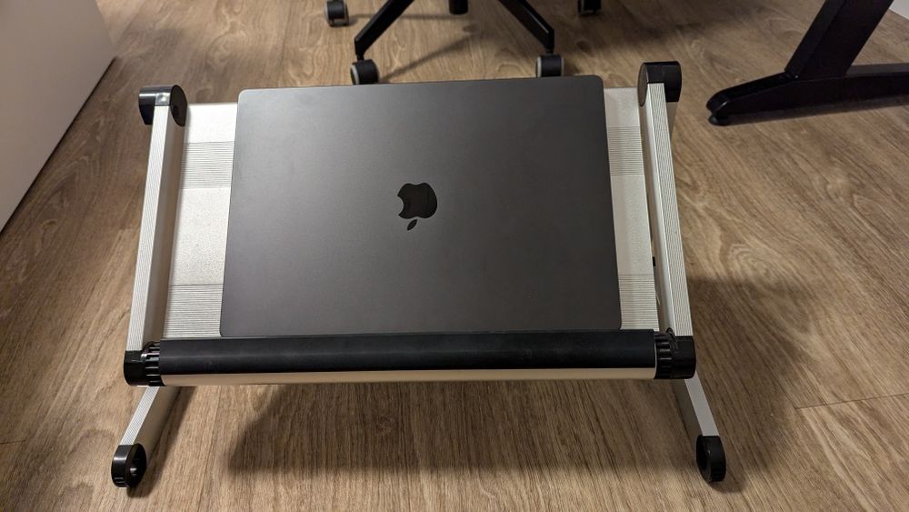 Stolik na laptopa UFT YOKO VIP silver