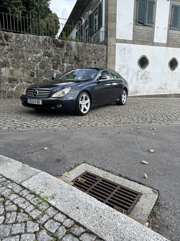 Mercedes CLS 320, Impecável