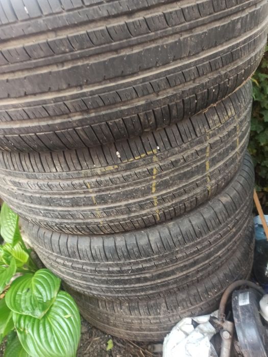Продам резину R 18. 265-60