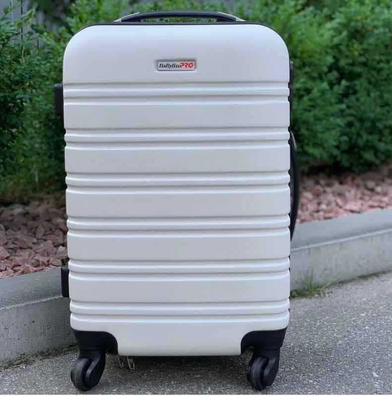 Нову валізу  на колесах Babyliss PRO M2330E White Suitcase