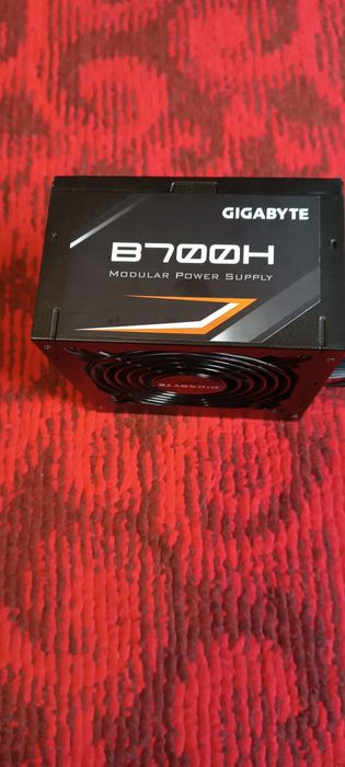 Блок живлення GIGABYTE 700W