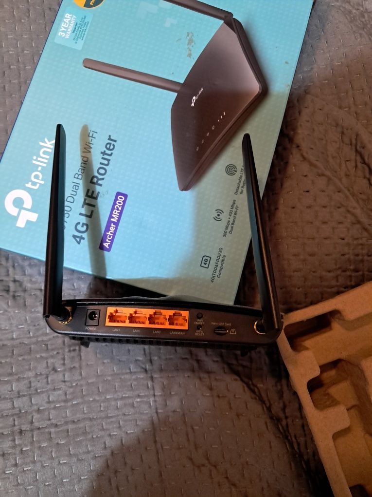 Sprzedam nowy router Wi-Fi