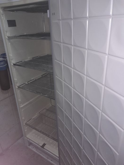 Продам морозильную камеру электролюкс