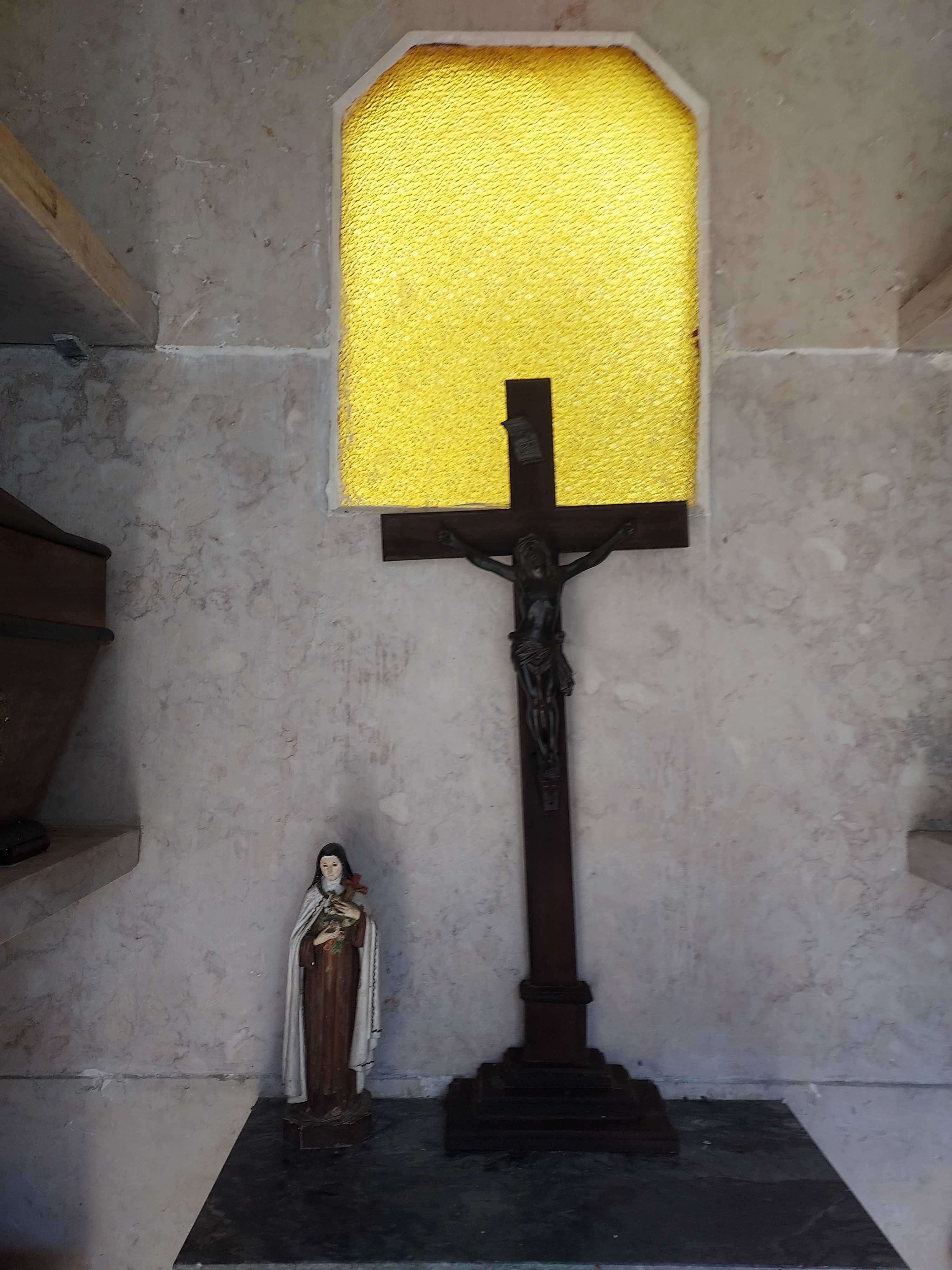 Jazigo no cemitério do Alto de São João