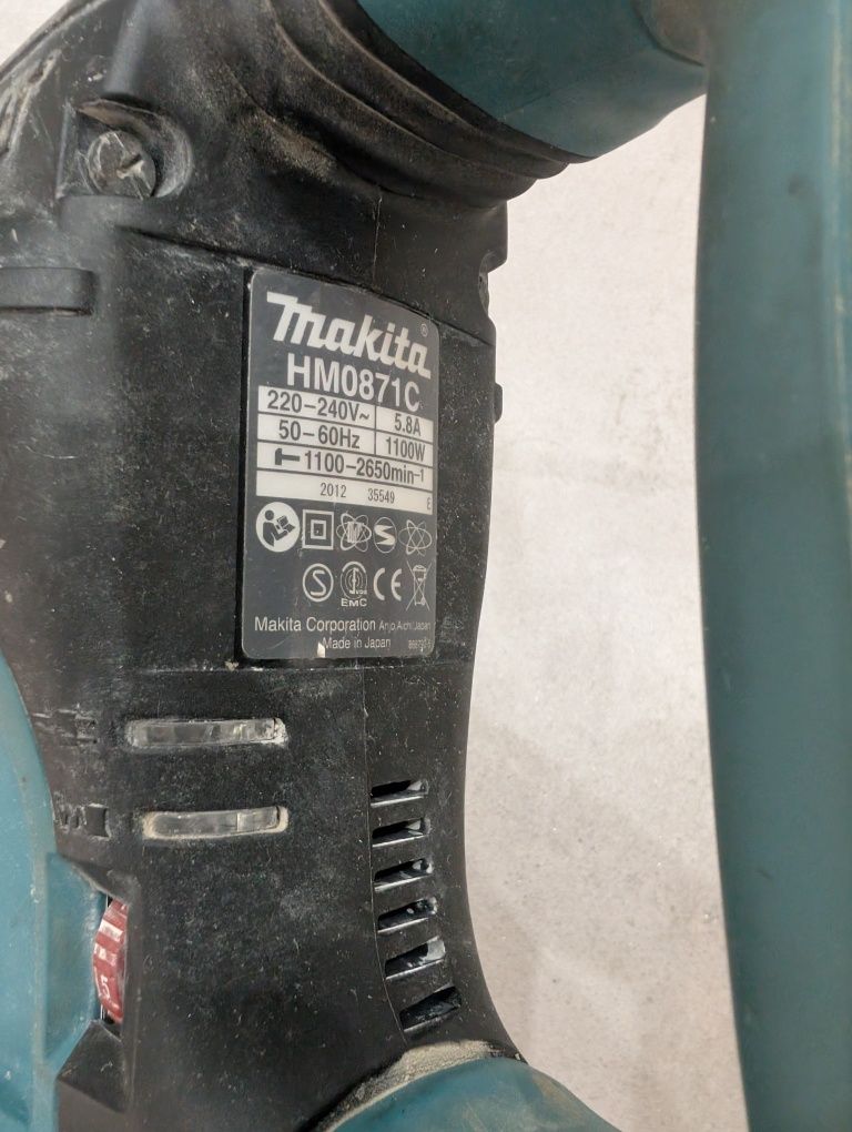 Młot udarowy Makita HM0871C