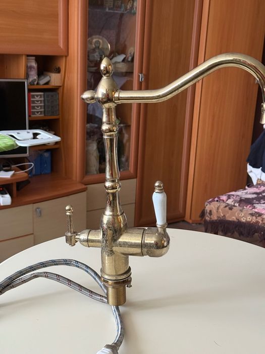 Мідний змішувач кухонний в класичному стилі з керамічною ручкою