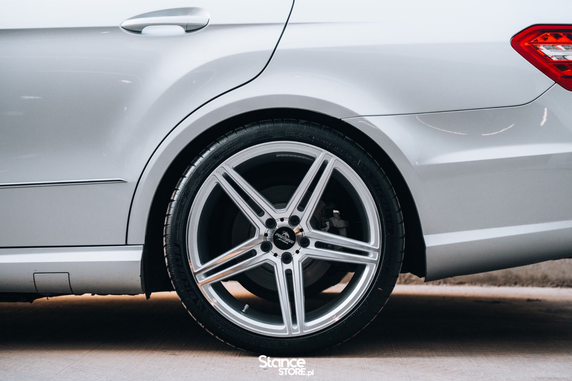 Nowe Felgi Aluminiowe FORZZA BOSAN 19 cali - Mercedes W211 W212 CLS E