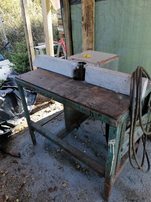 Frezarka z kompletem frez