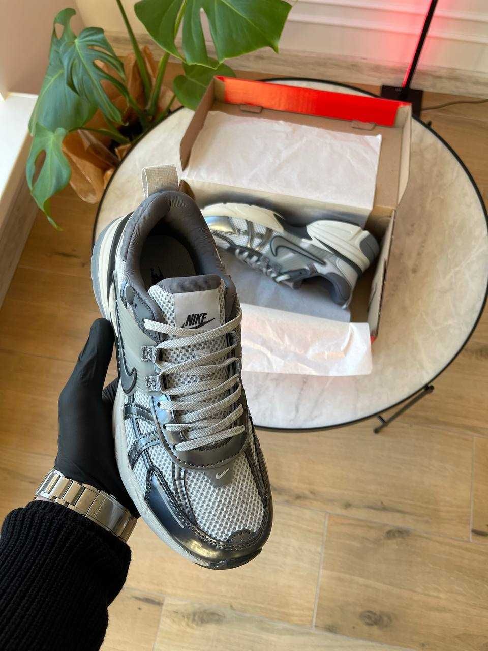 ВСІ РОЗМІРИ Кросівки Nike V2K Run Pure Platinum Wolf Grey найк сірі
