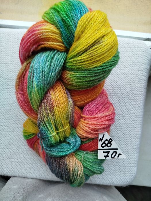 Пряжа полу шерсть  индивидуального окрашивания