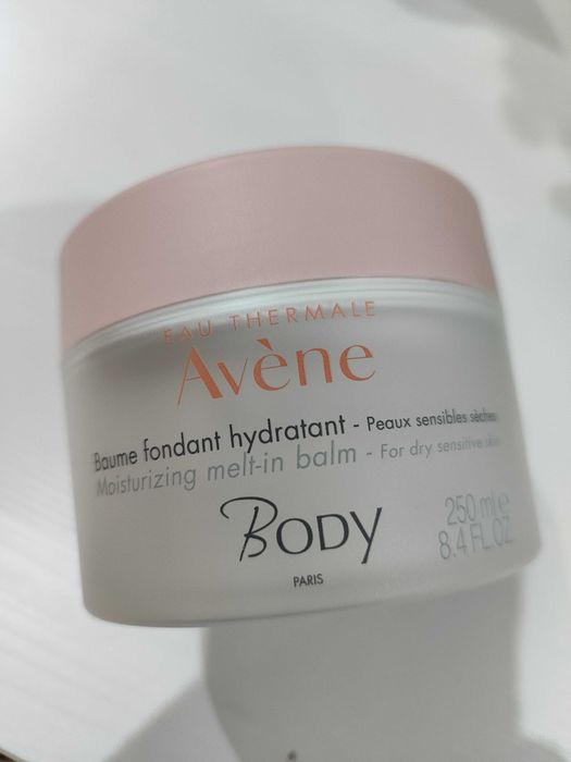 Conjunto de produtos de beleza Caudalie e Avene selados