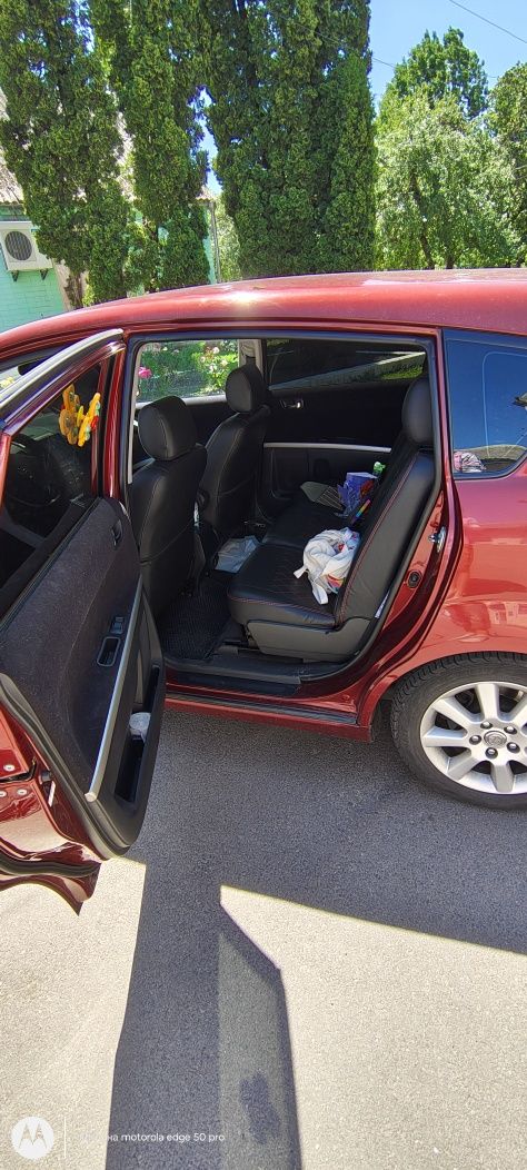 Toyota Corolla verso 2005 газ бензин