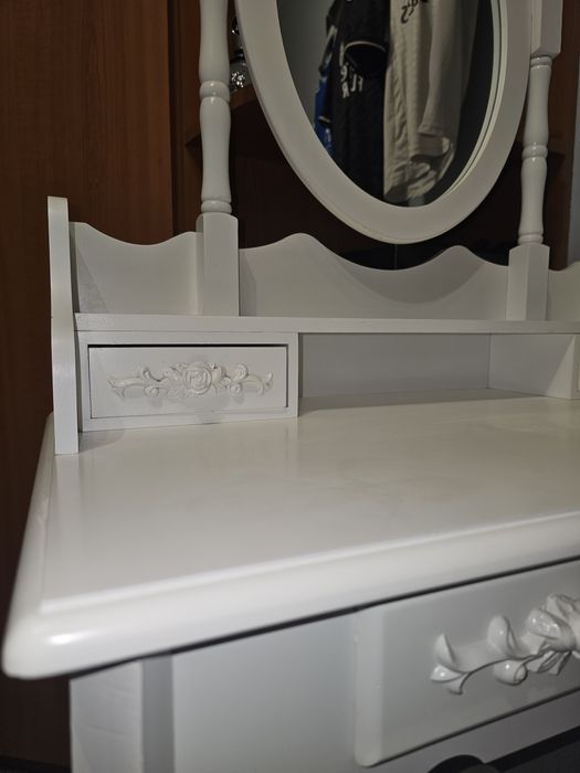 Toaletka z lustrem+ krzeslo do maekup makijazu jako biurko roznordony