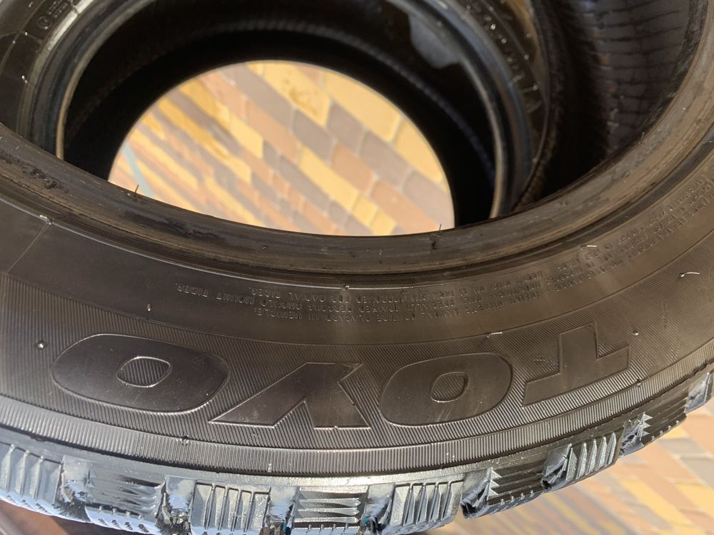 215/55 r17 Toyo Observe G3  зима